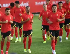 cba新赛季第一阶段收尾,场内外故事多成“热搜制造机”